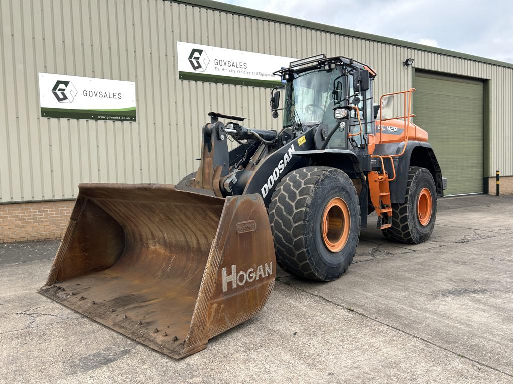 Doosan DL420-7 Wheeled Loader - Govsales of mod surplus ex army trucks, ex army land rovers and other military vehicles for sale